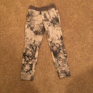Cabi Women’s XS Marble Gray Jogger Type Pant. Front Pockets. Stretchy Waistband.